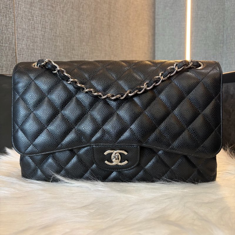 CHANEL 荔枝皮銀釦Jumbo 30 CM 黑色-0