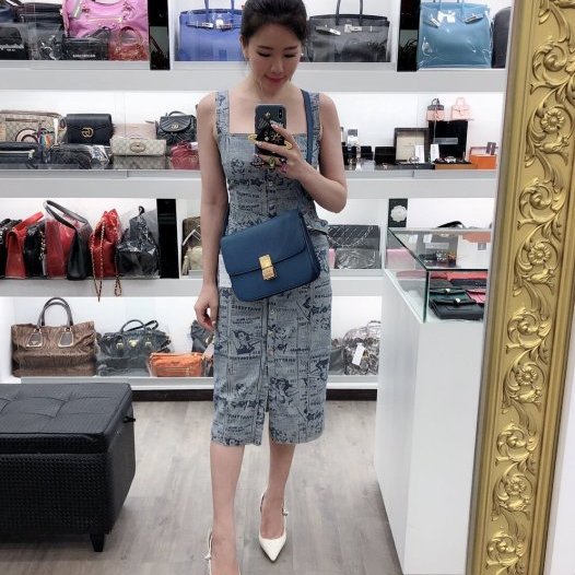 東區正精品㊣Celine MEDIUM CLASSIC BOX 孔雀藍中款小牛皮金扣肩背包方包 RA0407-2