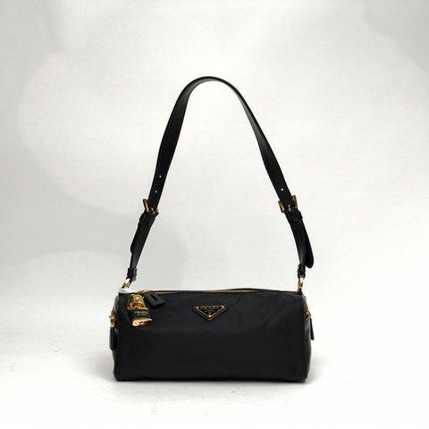 PRADA 黑色尼龍金扣再生掛鎖裝飾圓筒中號單肩包