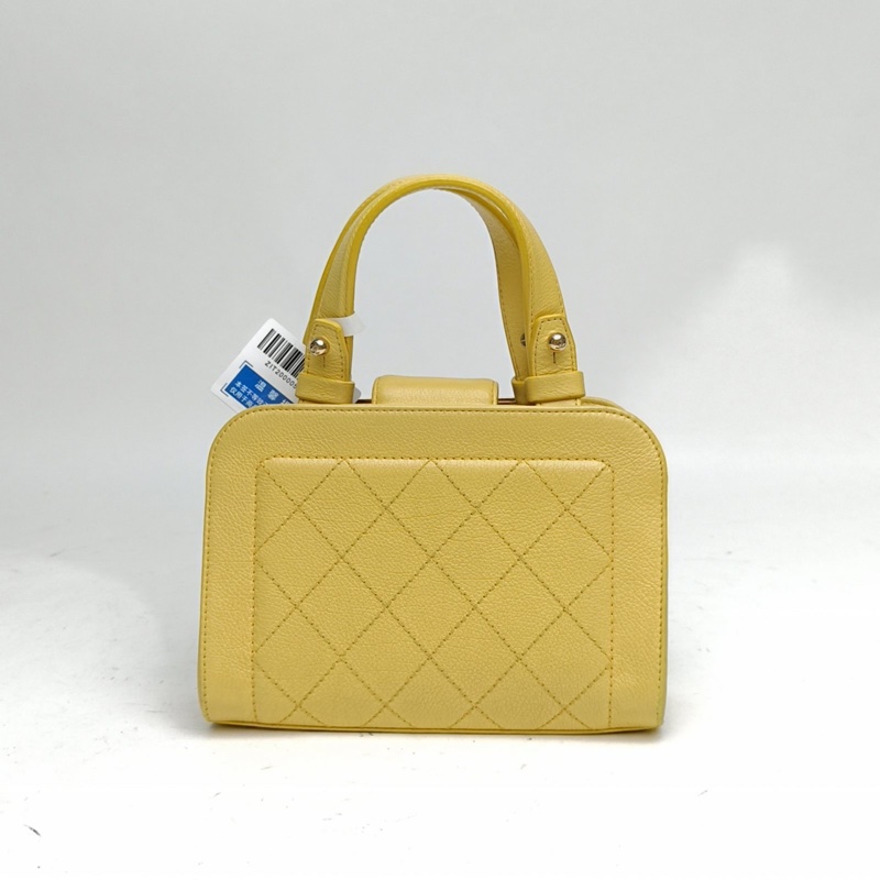 CHANEL 黃色23開金扣外縫線菱格紋復古手提托特包-2