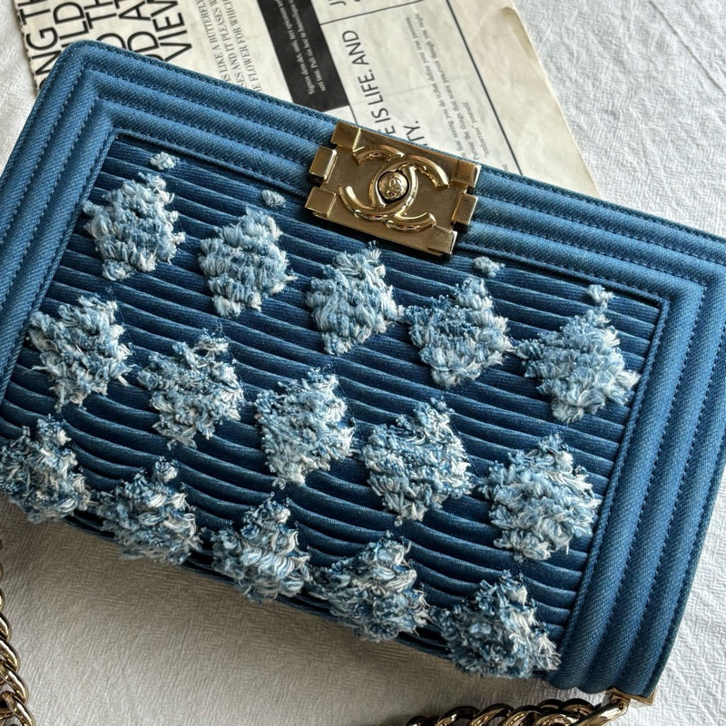 99新✨CHANEL香奈兒 Le Boy 金屬 雙C LOGO 丹寧牛仔布 斜挎包鏈條包單肩包 中號 女款 藍色💙正品-1