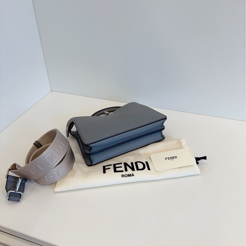 Fendi 新款 灰色银扣 peekaboo iseeU 荔枝皮 手提/单肩/斜挎包-5