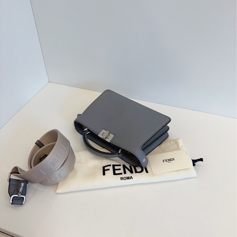 Fendi 新款 灰色银扣 peekaboo iseeU 荔枝皮 手提/单肩/斜挎包-6