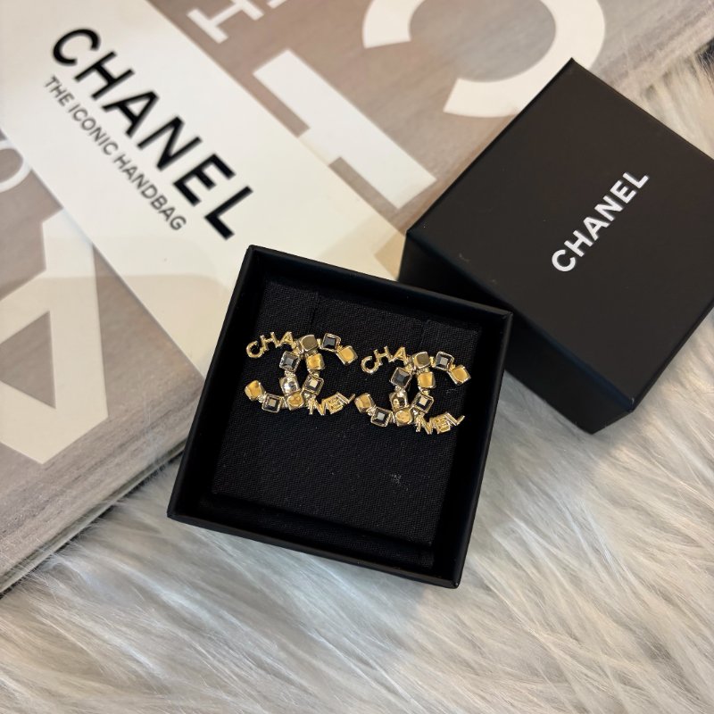 CHANEL 造型字母雙C水鑽耳環-0