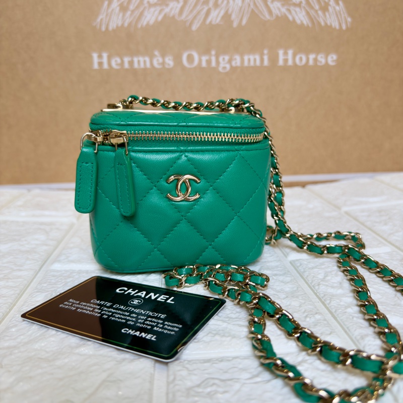 Chanel 綠色菱格紋小羊皮鏈條 Vanity Case 小盒子包-0