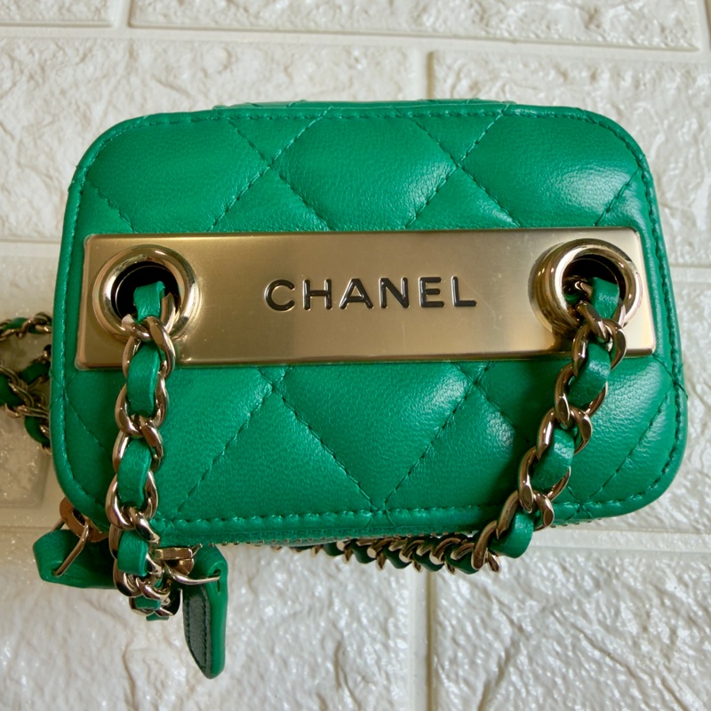 Chanel 綠色菱格紋小羊皮鏈條 Vanity Case 小盒子包-6