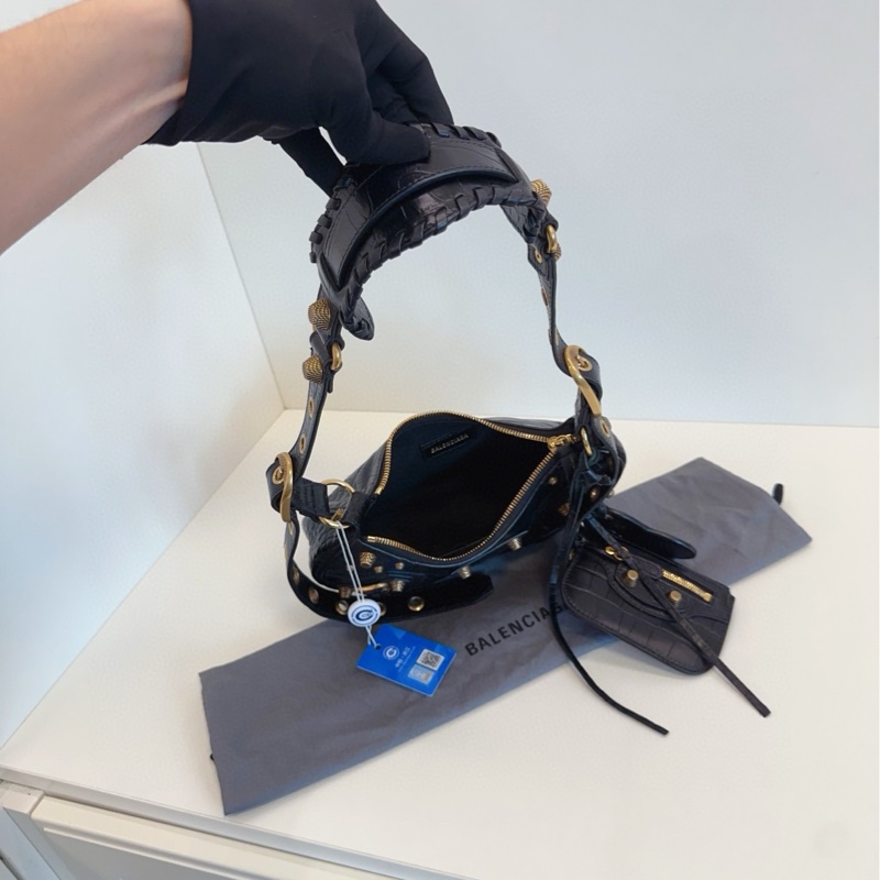 Balenciaga 巴黎世家Le Cagole 新款鳄鱼皮纹 月牙三合一机车包 黑色鳄鱼纹高级又稀有 25*13*7-9