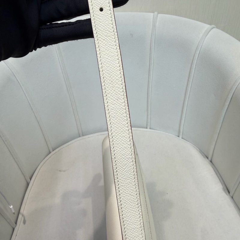 Celine Trotteur 白色 肩背包 XB585-17