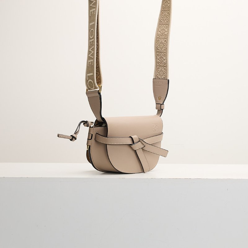 二手Loewe Gate mini 沙色-1