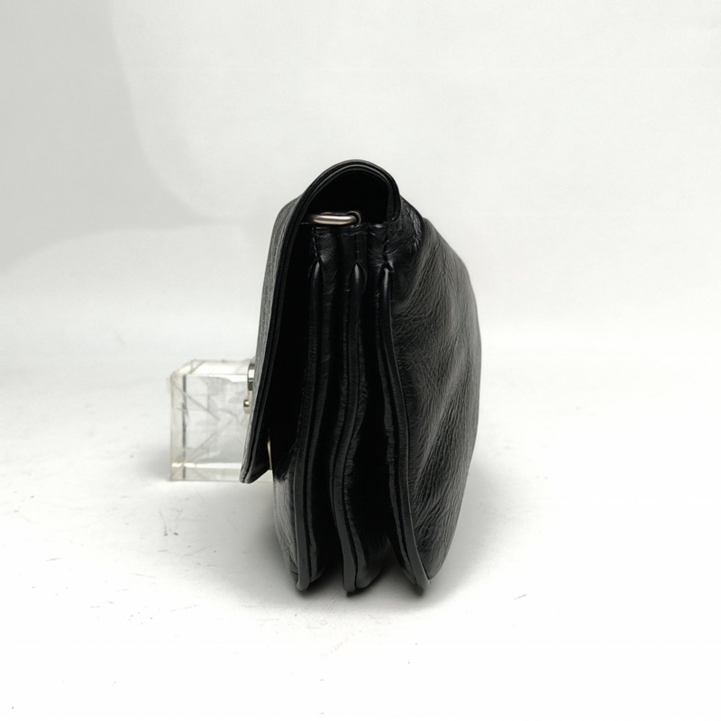 BALENCIAGA 黑色牛皮BBsoft單肩斜挎包小號-1