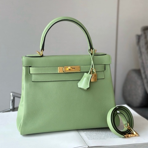 閒置新✨Hermes/愛馬仕 kelly28 牛油果綠手提包斜背包 金扣 💚正品