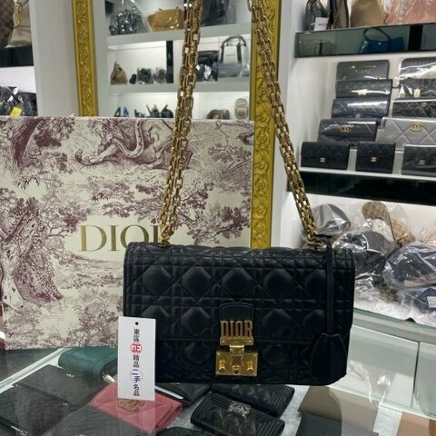 東區正精品㊣DIOR Addict dior 黑色全皮字母鎖扣翻蓋斜背包肩背包 RZ2851