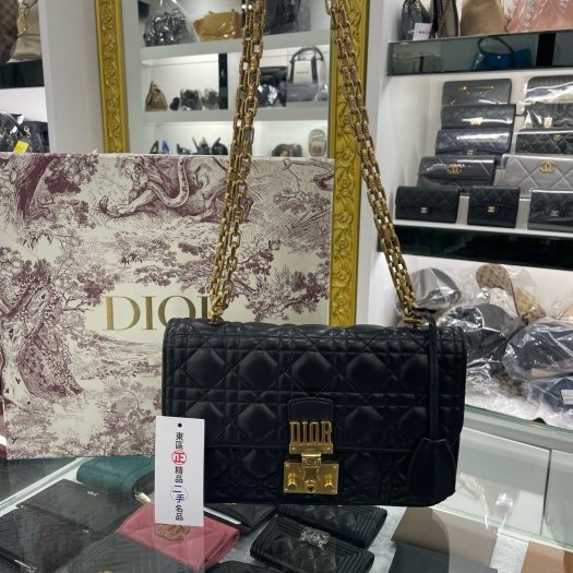 東區正精品㊣DIOR Addict dior 黑色全皮字母鎖扣翻蓋斜背包肩背包 RZ2851-0