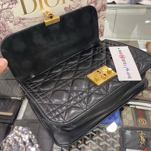 東區正精品㊣DIOR Addict dior 黑色全皮字母鎖扣翻蓋斜背包肩背包 RZ2851-10