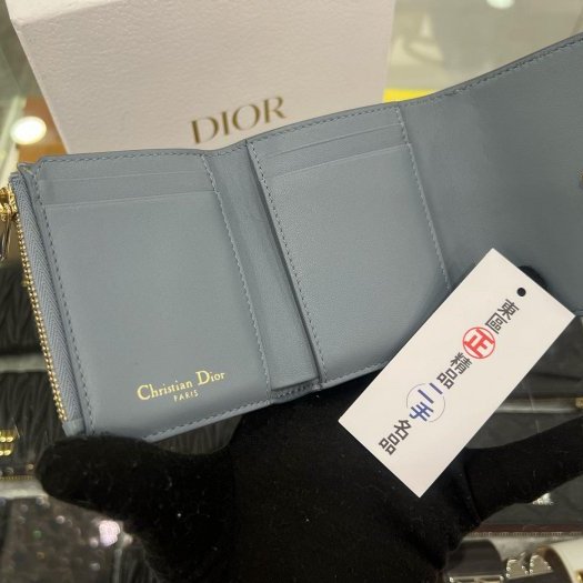 東區正精品㊣CHRISTIAN DIOR 灰色牛皮金CD釦內拉鍊三折釦子短夾 RZ5461-3