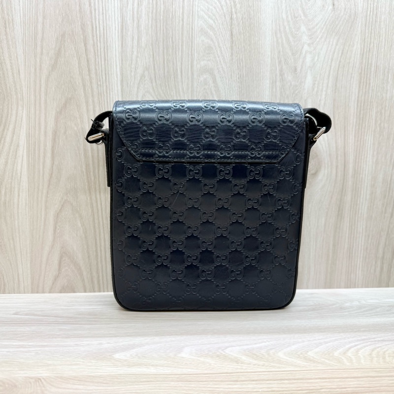 GUCCI深藍色壓紋牛皮銀釦Signature釦式側背包473877-1