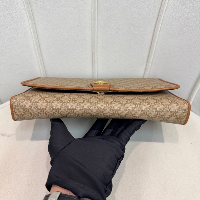 Celine Vintage Macadam 金扣 信封肩背包 XC467-4