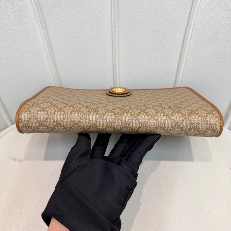 Celine Vintage Macadam 金扣 信封肩背包 XC467-5