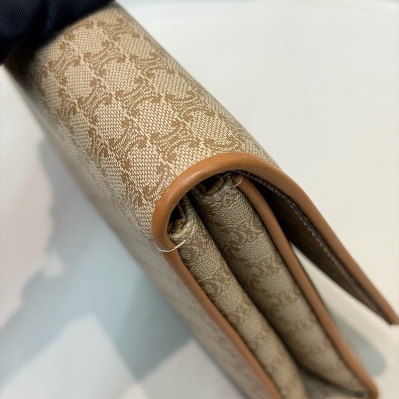 Celine Vintage Macadam 金扣 信封肩背包 XC467-8