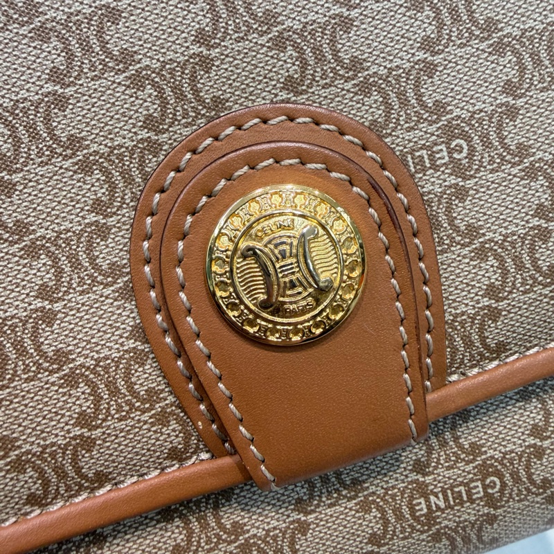 Celine Vintage Macadam 金扣 信封肩背包 XC467-20