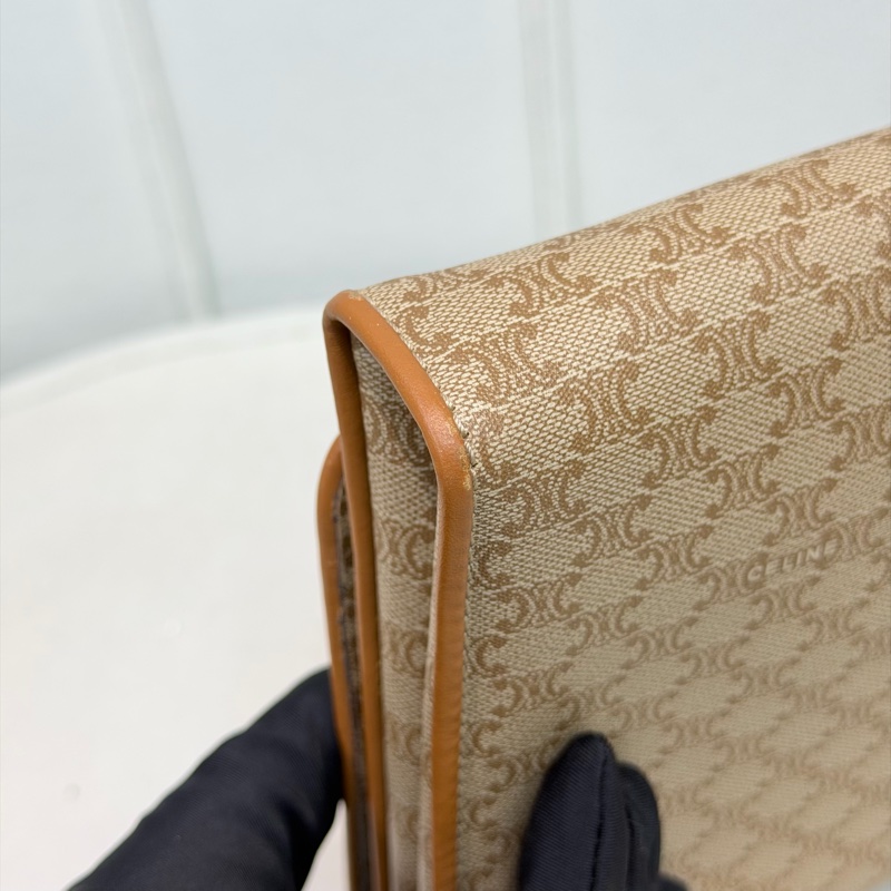 Celine Vintage Macadam 金扣 信封肩背包 XC467-26