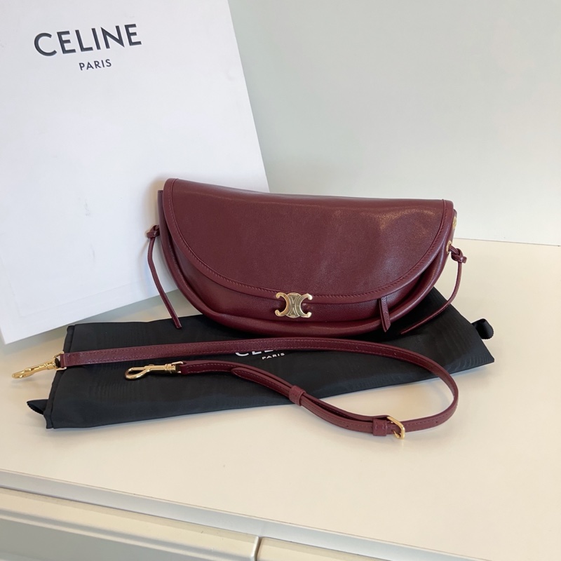 Celine赛琳 Half moon小号 26年最新款做旧软羊皮 凯旋门半月包 冷酷女主酒红色金扣28*16-0