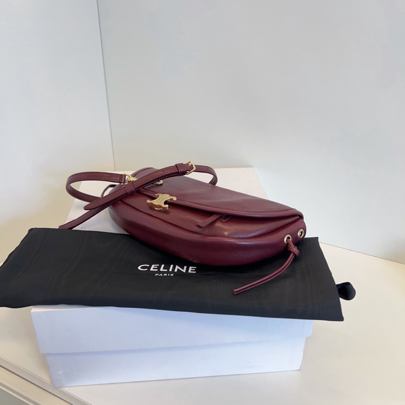 Celine赛琳 Half moon小号 26年最新款做旧软羊皮 凯旋门半月包 冷酷女主酒红色金扣28*16-6