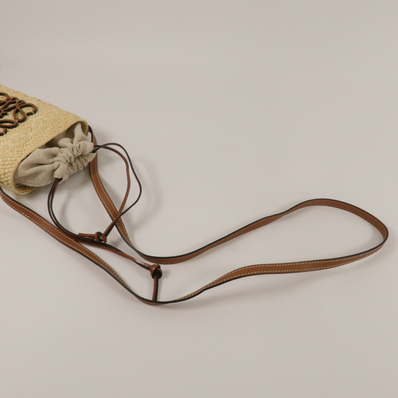 LOEWE Iraca Palm Square Pocket肩背袋-7