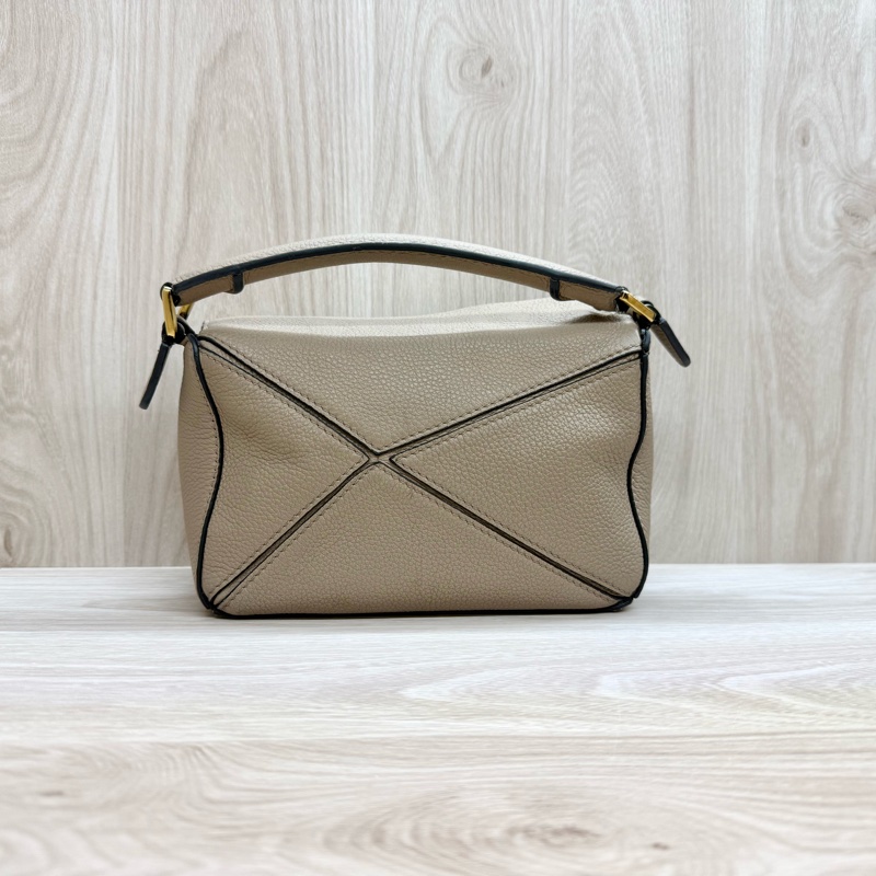LOEWE精緻必備✨沙色粒面牛皮Mini Puzzle側背包包A510U95X37-2