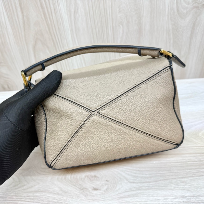 LOEWE精緻必備✨沙色粒面牛皮Mini Puzzle側背包包A510U95X37-10