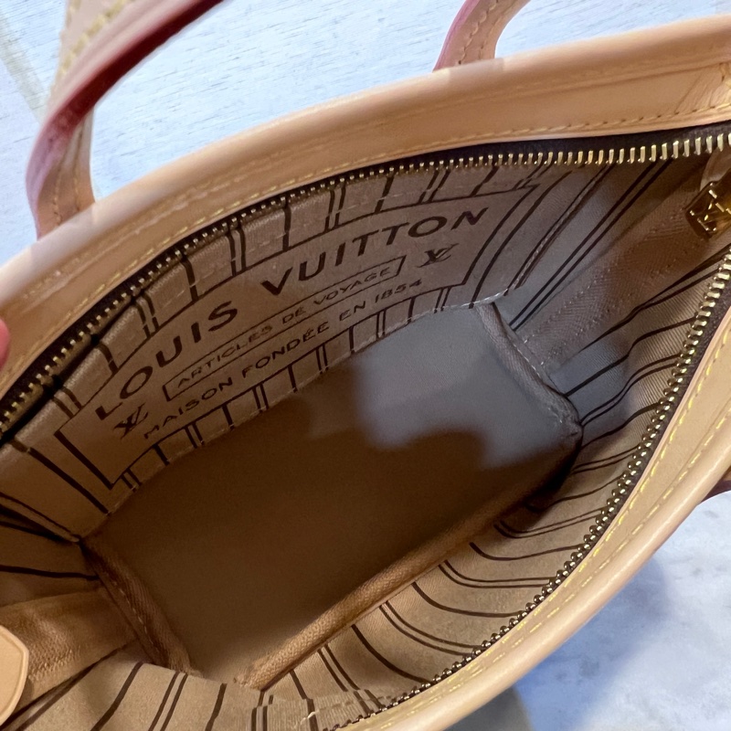 LV原花金釦Neverfull BB 手提斜背包-14