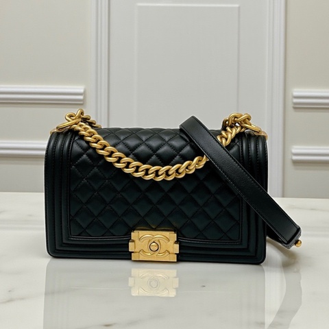 莉亞精品♡Chanel A67086 小牛皮Boy25 黑金 二手