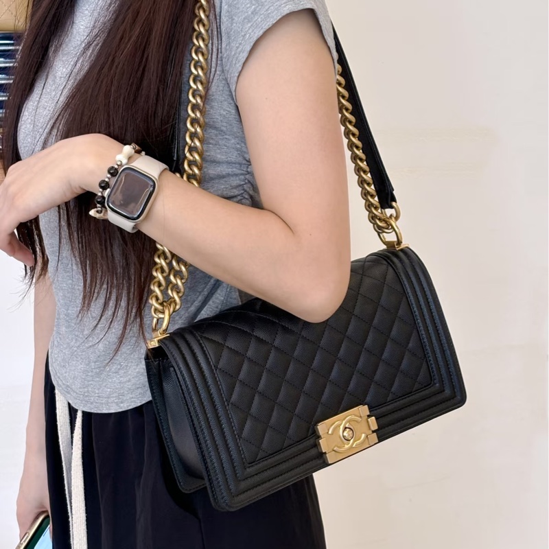 莉亞精品♡Chanel A67086 小牛皮Boy25 黑金 二手-1