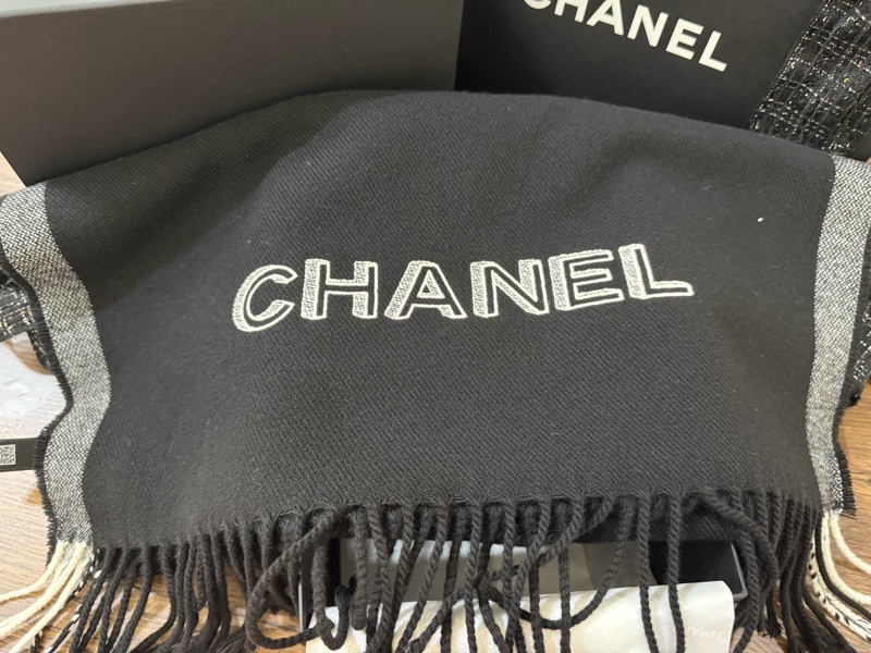 💖Chanel 25C 黑色圍巾 全新全配💖 甜出特價！-2