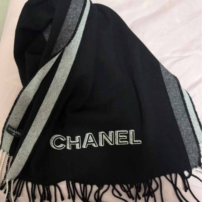 💖Chanel 25C 黑色圍巾 全新全配💖 甜出特價！-11