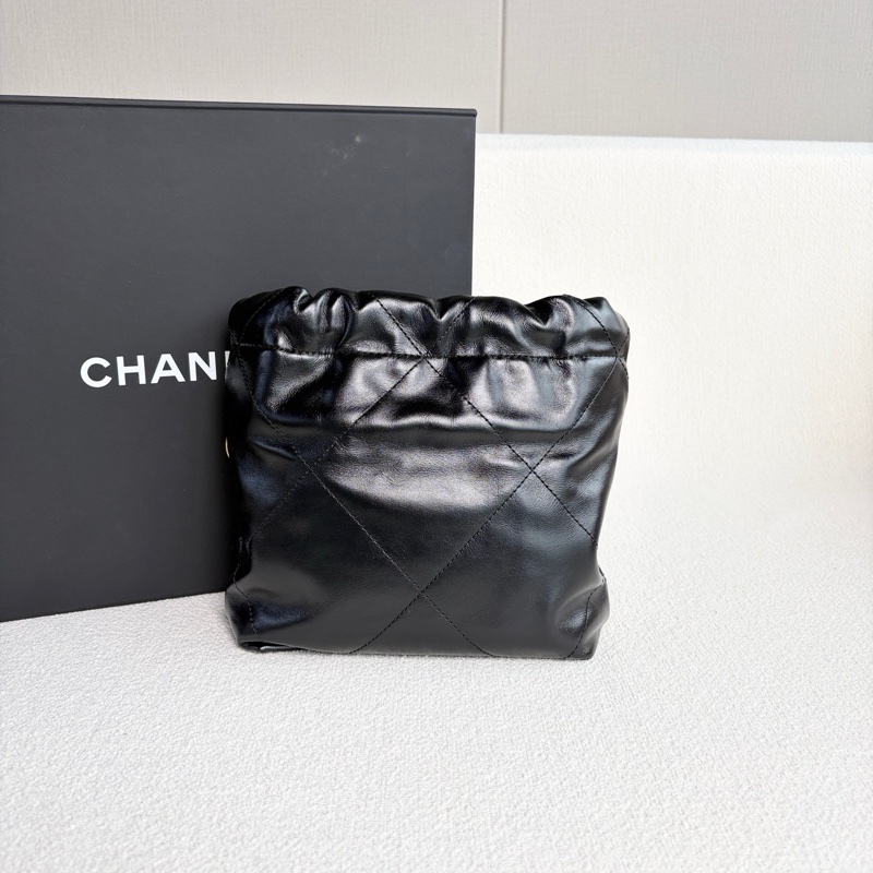 Chanel香奈兒限定珍珠款Mini 22bag 芯片款 黑金 油蠟牛皮 尺寸約18*18*6 金色鏈條珍珠裝飾 附件:包裝盒 肩帶。-2