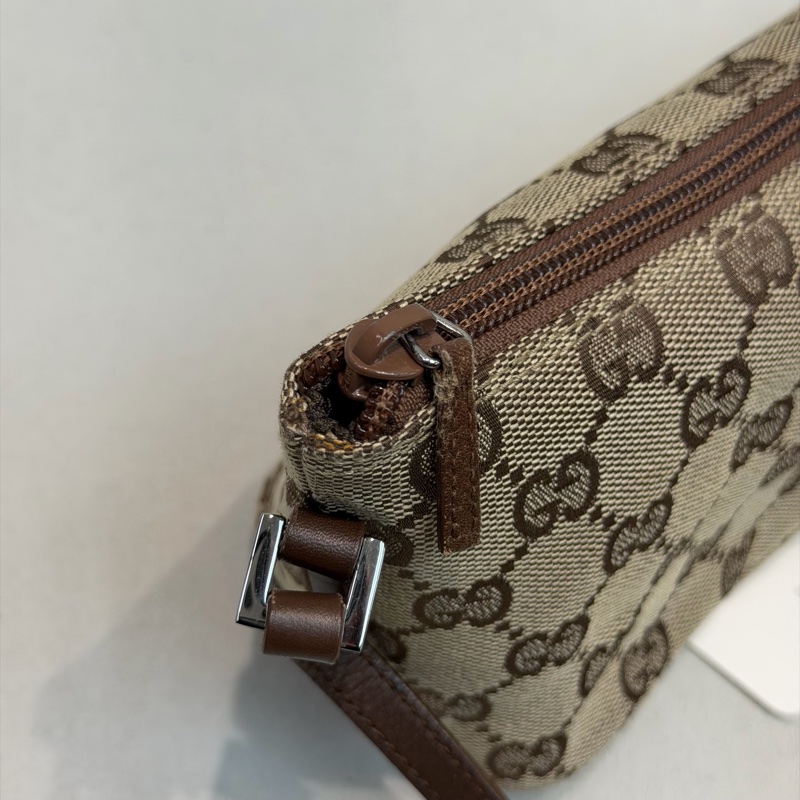 Gucci GG Canvas Boat Pouch 老花腋下包 XA485-32