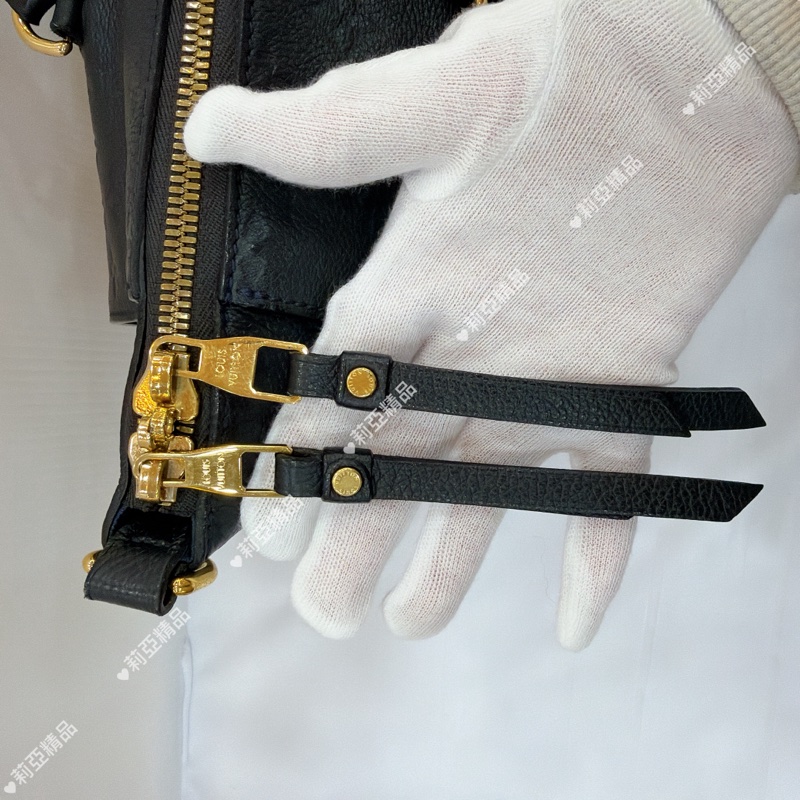 莉亞精品♡ Lv Lumineuse PM 壓紋手提包-8
