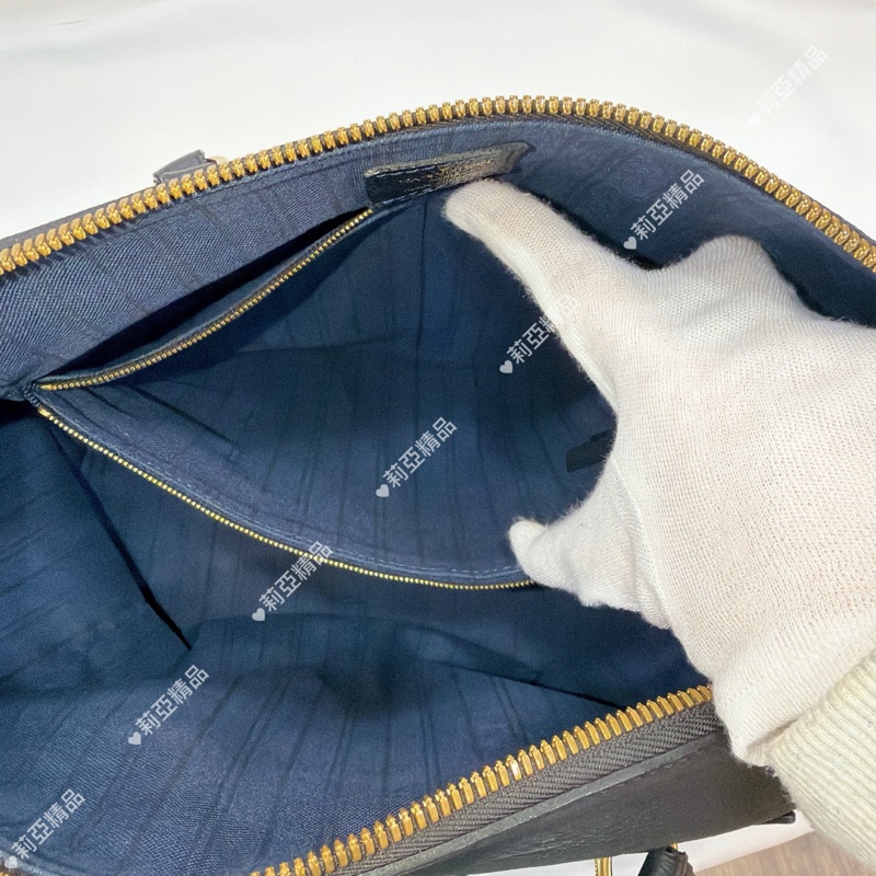 莉亞精品♡ Lv Lumineuse PM 壓紋手提包-13