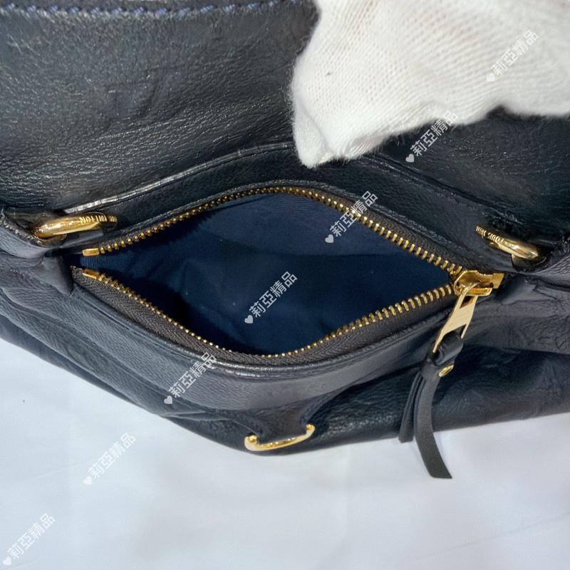 莉亞精品♡ Lv Lumineuse PM 壓紋手提包-14