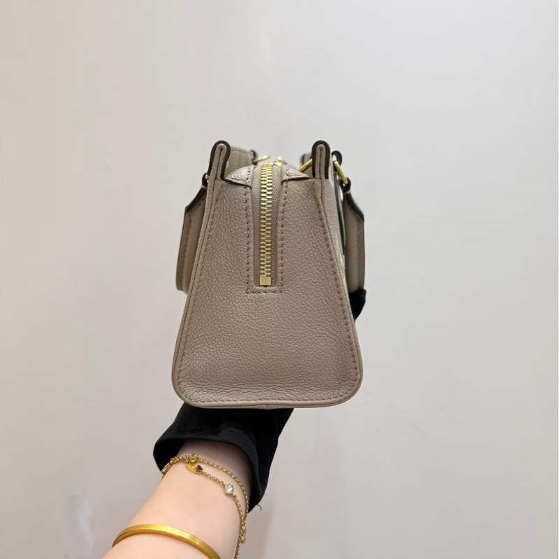 全新现货 LV onthego 横版大象灰18*7*12cm-2