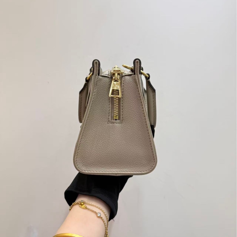 全新现货 LV onthego 横版大象灰18*7*12cm-3