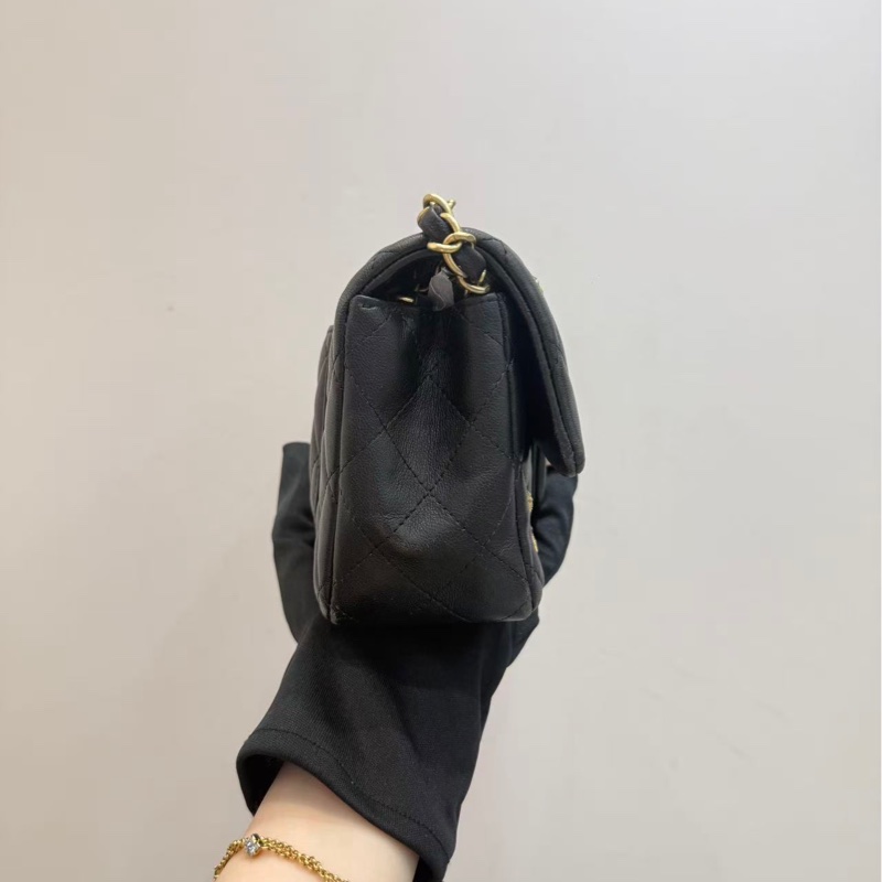 Chanel cf黑金 大mini 徽章埃及限定款 单肩斜挎包-3