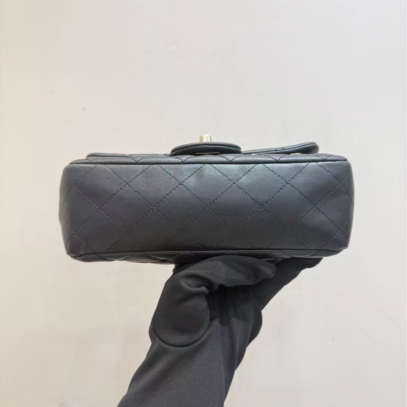 Chanel cf黑金 大mini 徽章埃及限定款 单肩斜挎包-5