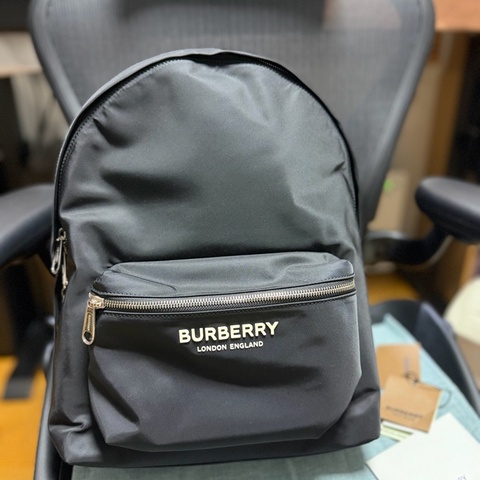 BURBERRY 經典Logo尼龍後背包(黑色)