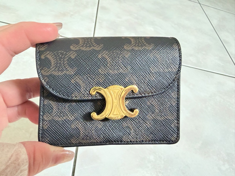 Celine 翻蓋卡包-1