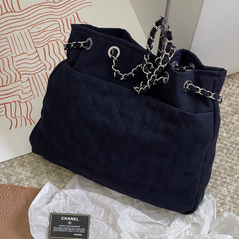 99新 Chanel 單寧牛仔包垃圾袋 限量款 La Pausa刺繡徽章系列 扣膜都還在-2