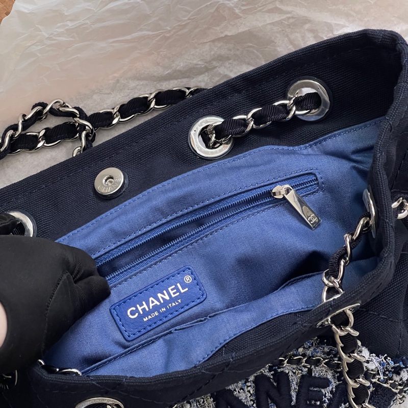 99新 Chanel 單寧牛仔包垃圾袋 限量款 La Pausa刺繡徽章系列 扣膜都還在-4