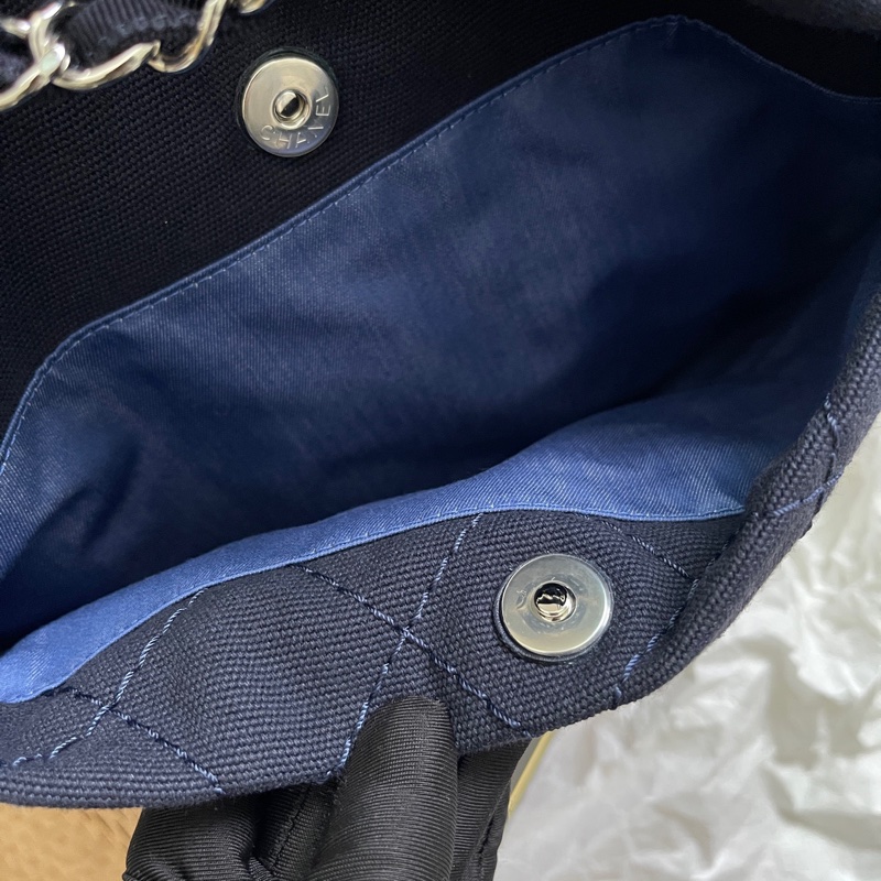 99新 Chanel 單寧牛仔包垃圾袋 限量款 La Pausa刺繡徽章系列 扣膜都還在-10