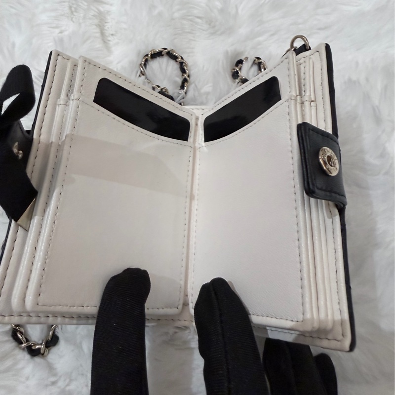 Chanel/ 22B 書本造型卡片夾-22